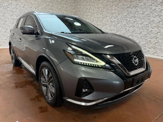 Used 2020 Gray Nissan Platinum image 7