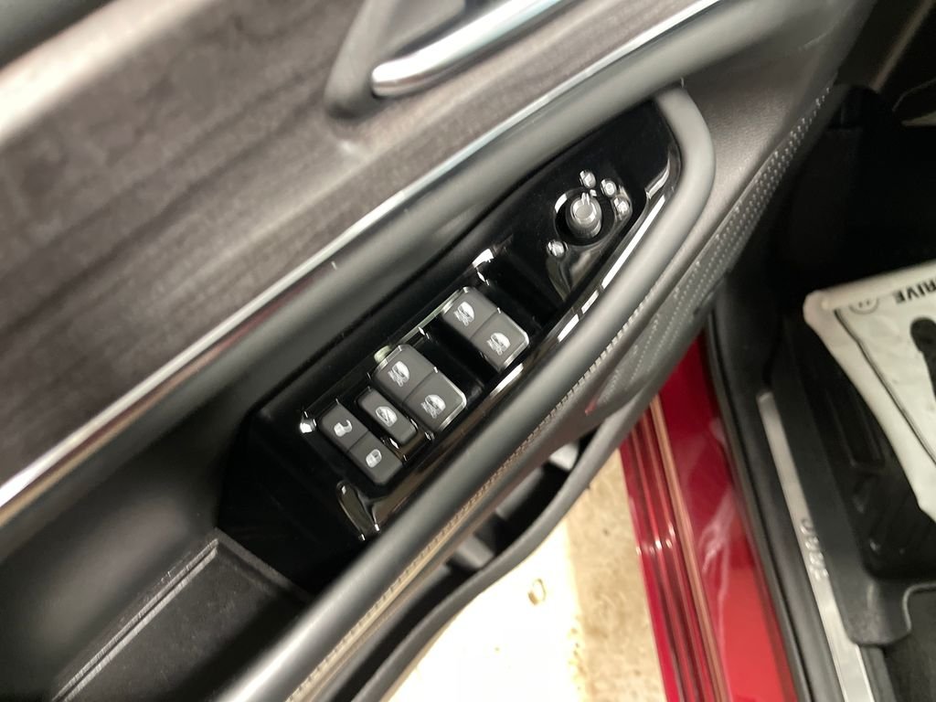 Used 2023 Red Jeep Overland image 16
