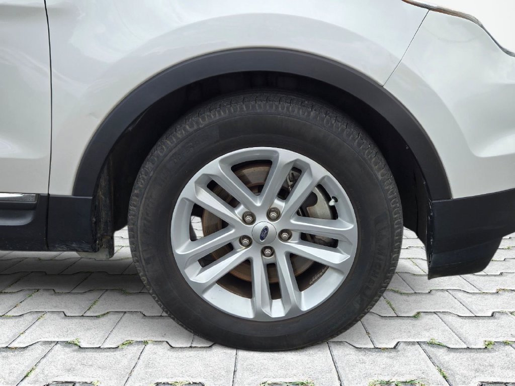 Used 2015 White Ford XLT image 3