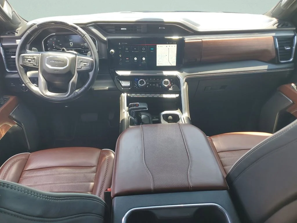 Used 2025 Thunderstorm Gray GMC Denali Ultimate image 11