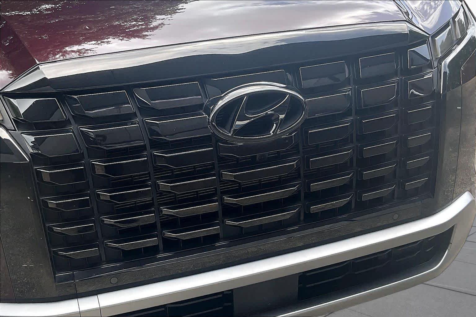 Used 2023 Sierra Burgundy Hyundai SEL image 30