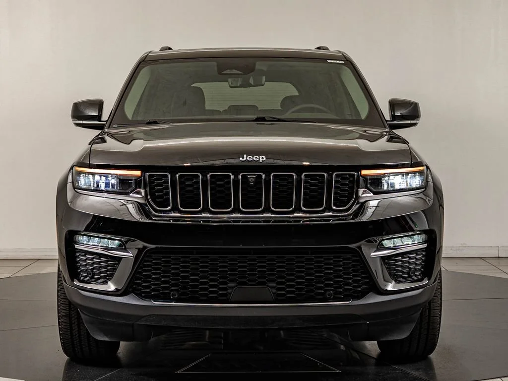 Used 2022 Diamond Black Crystal Pearlcoat Jeep 4xe image 2