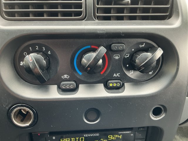 Used 2004  Nissan SC image 16