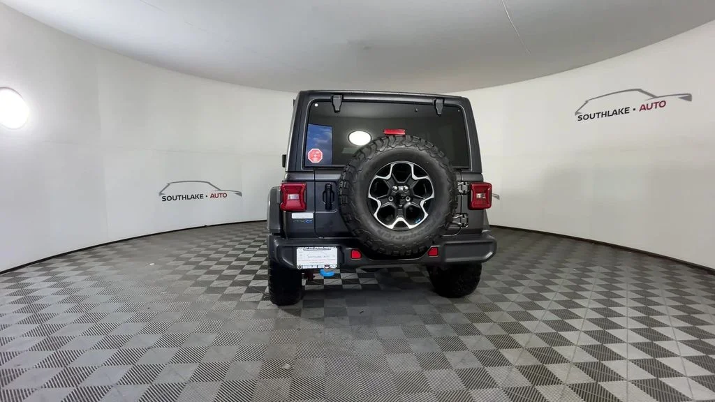 Used 2023 Gray Jeep Rubicon 4xe image 7