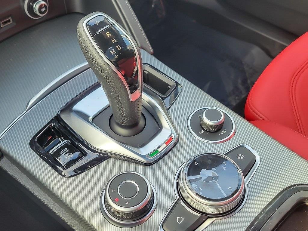 2025 ALFA ROMEO STELVIO - Image 16