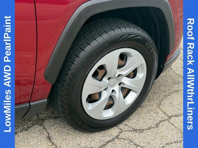 Used 2019 Pearl Toyota LE image 9