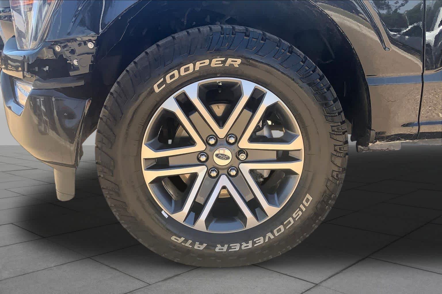 Used 2023 Agate Black Metallic Ford XL image 11