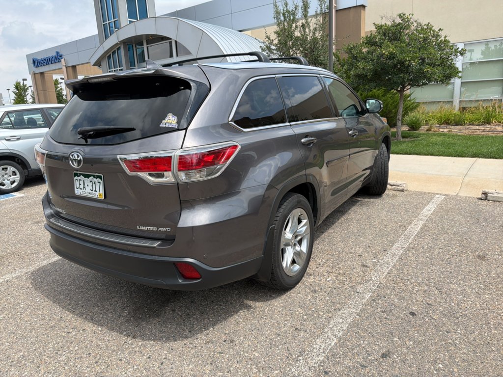 Used 2015 Predawn Gray Mica Toyota Limited image 3