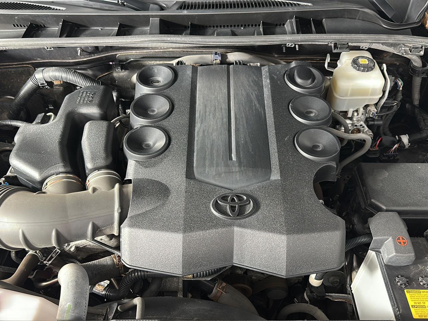 Used 2018 Magnetic Gray Metallic Toyota SR5 image 26