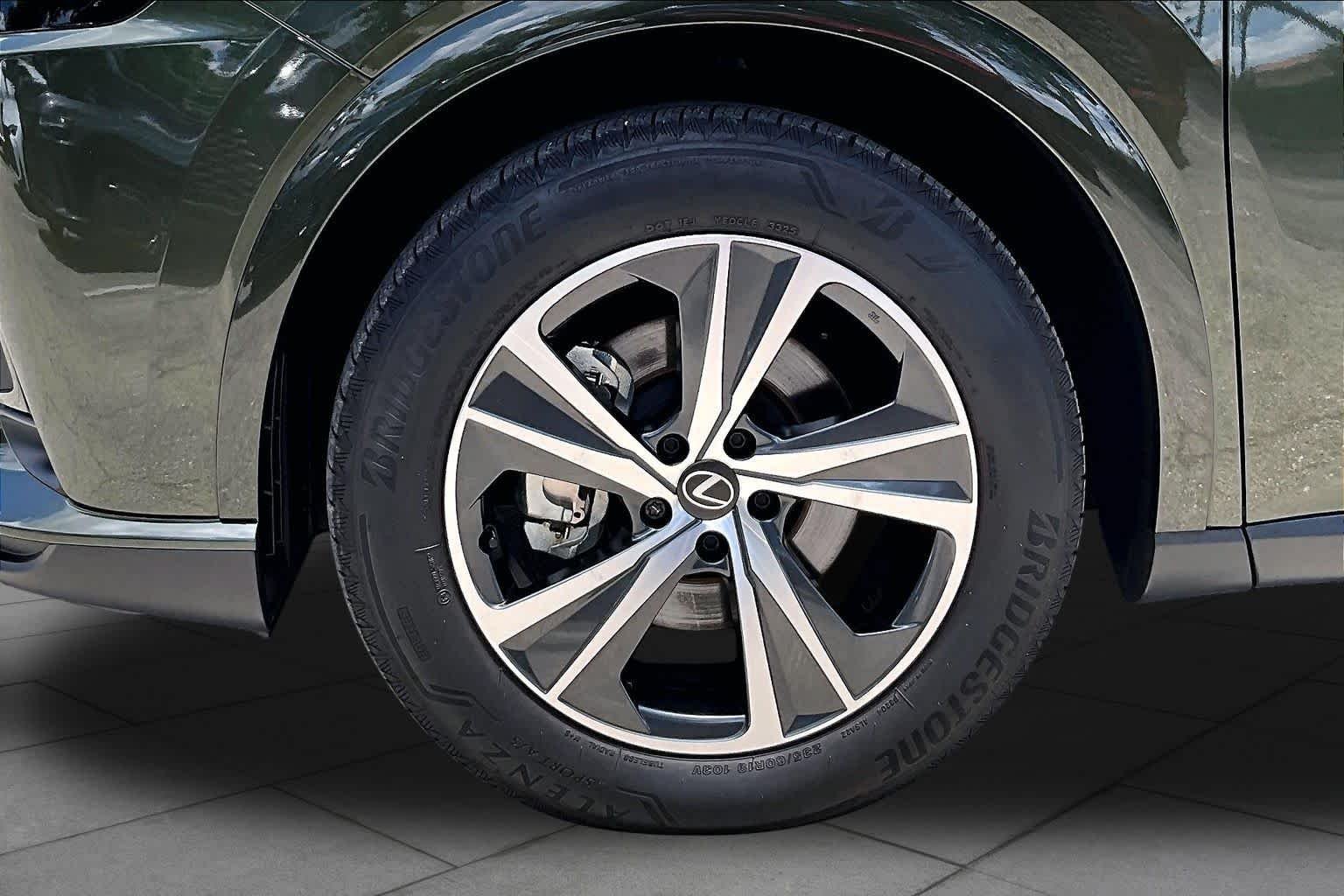 Used 2026 Nori Green Pearl Lexus Premium image 11
