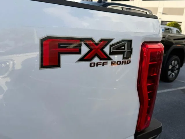 Used 2019 Oxford White Ford XLT image 12