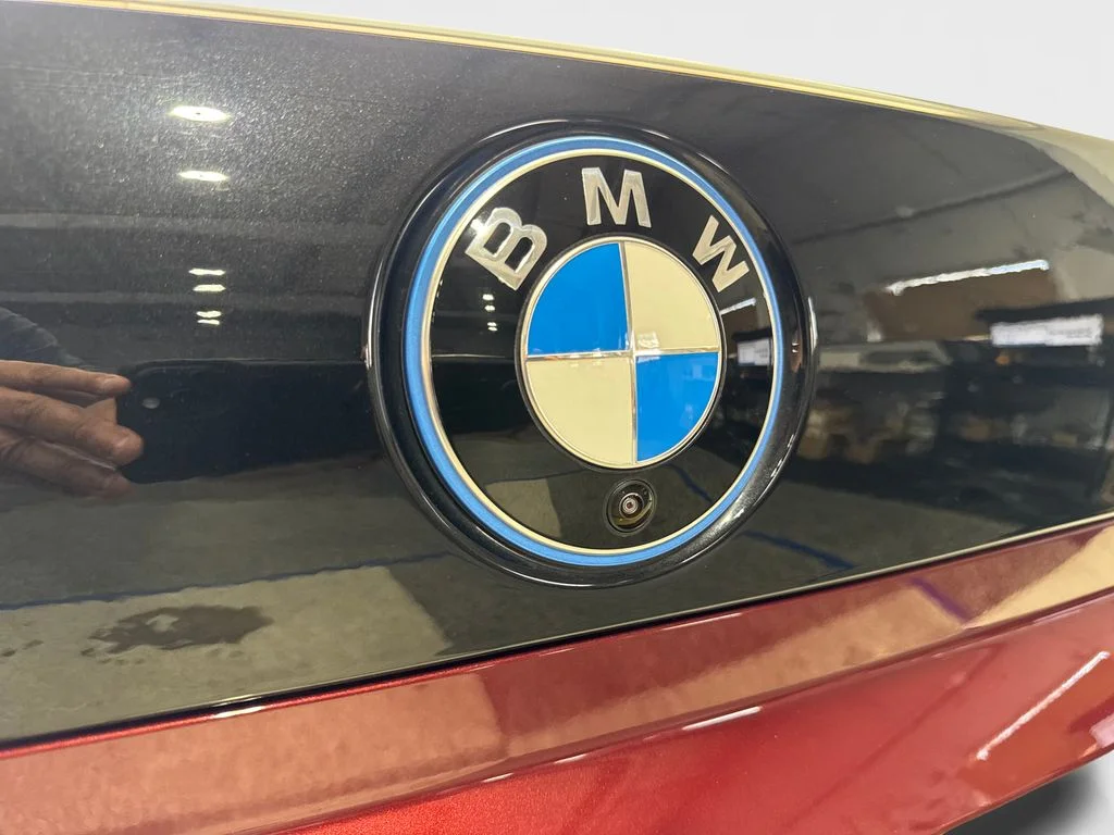 Used 2023 Red BMW xDrive60 image 22