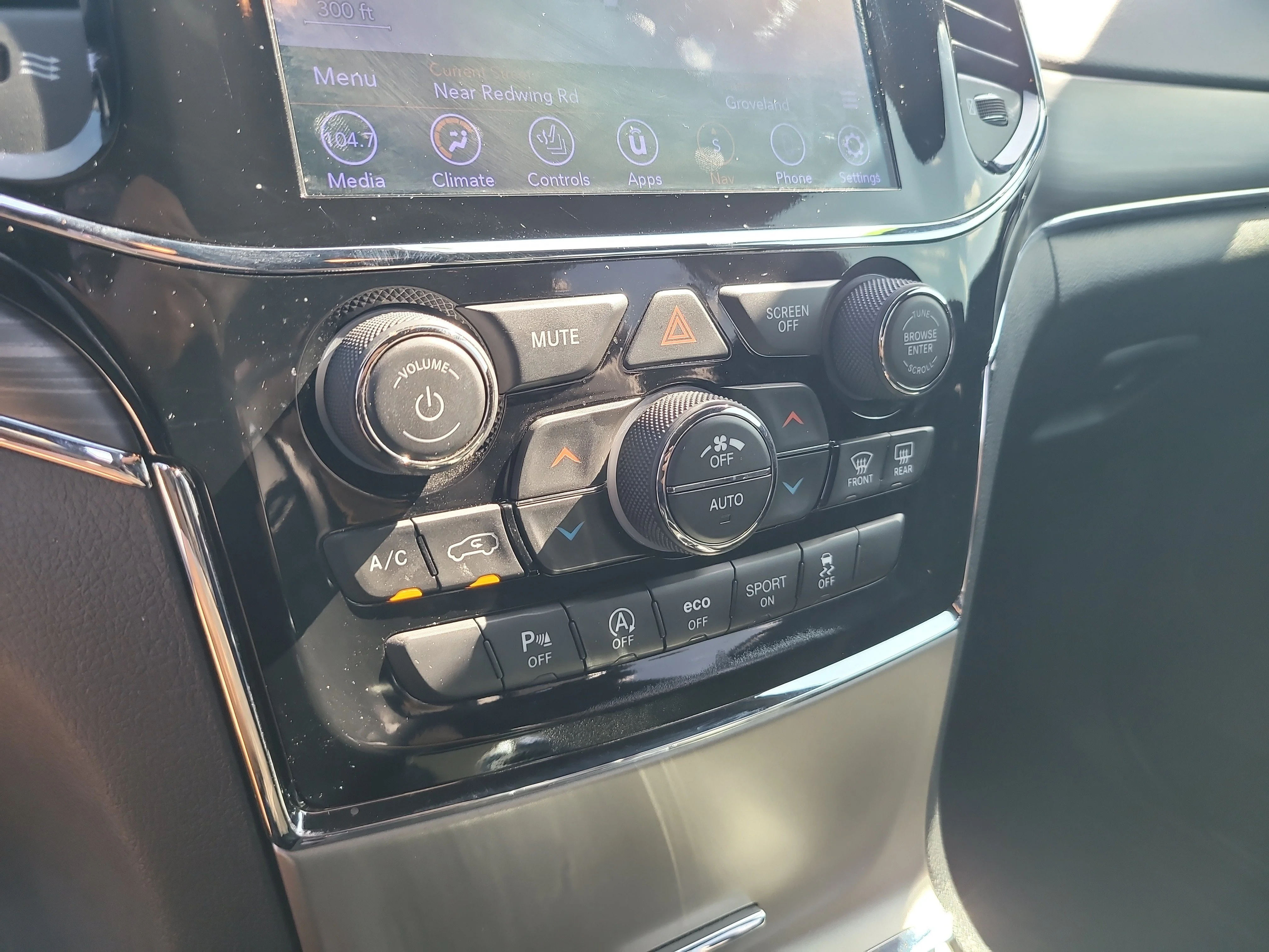 Used 2020 Bright White Clearcoat Jeep Limited image 25