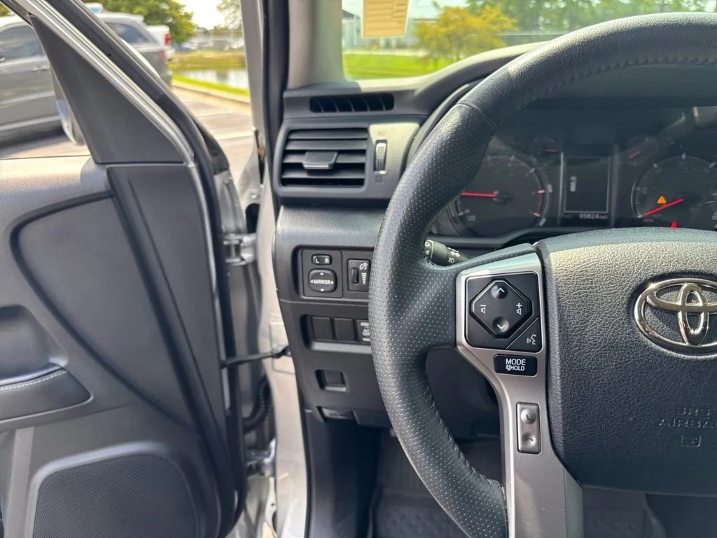 Used 2022 Silver Toyota SR5 Premium image 31