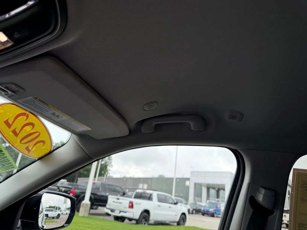 Used 2022 Gray Jeep Limited image 14