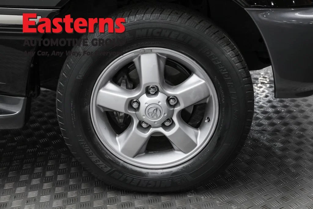 Used 2005 Black Toyota Base image 34