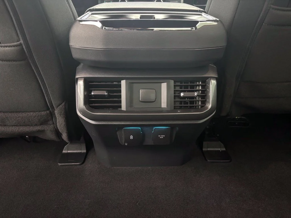 Used 2023 Black Ford XLT image 39