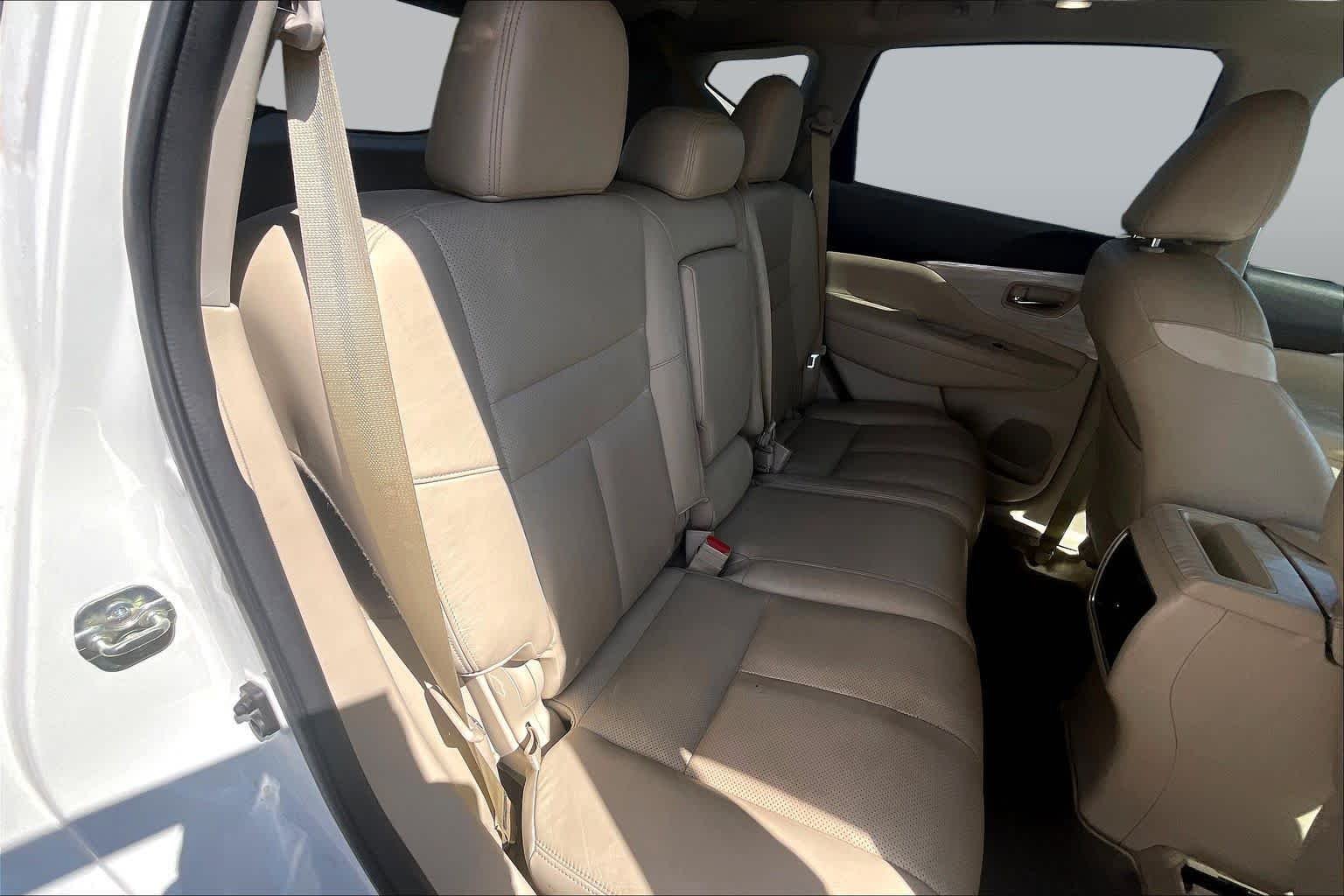 Used 2015 Pearl White Nissan SL image 18