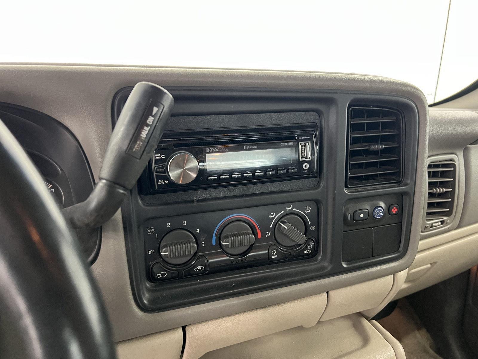 2001 Chevrolet Suburban Base - Photo 16