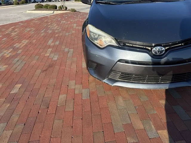 Used 2015 Gray Toyota LE image 21