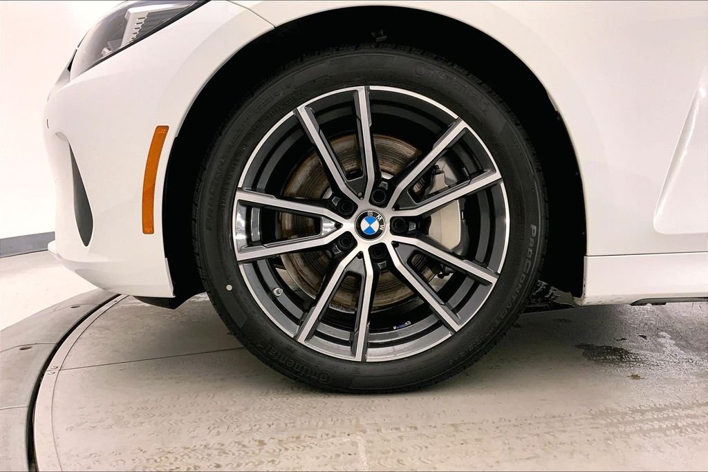 Used 2025 Mineral White Metallic BMW  image 8