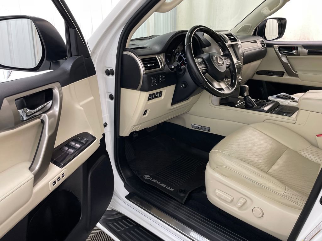 2020 Lexus GX LUXURY - Photo 31