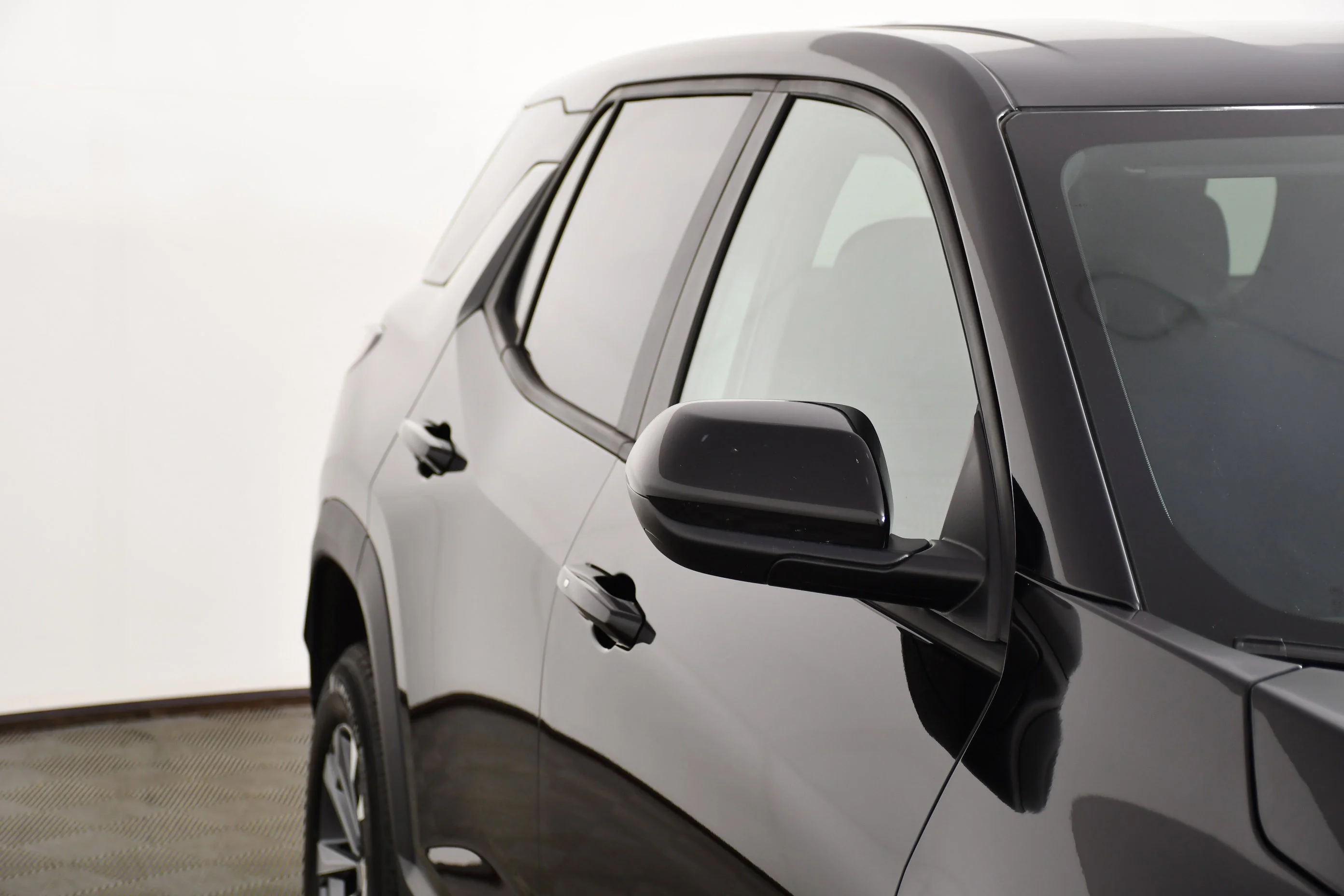 Used 2026 Mosaic Black Metallic Chevrolet AWD LT image 14
