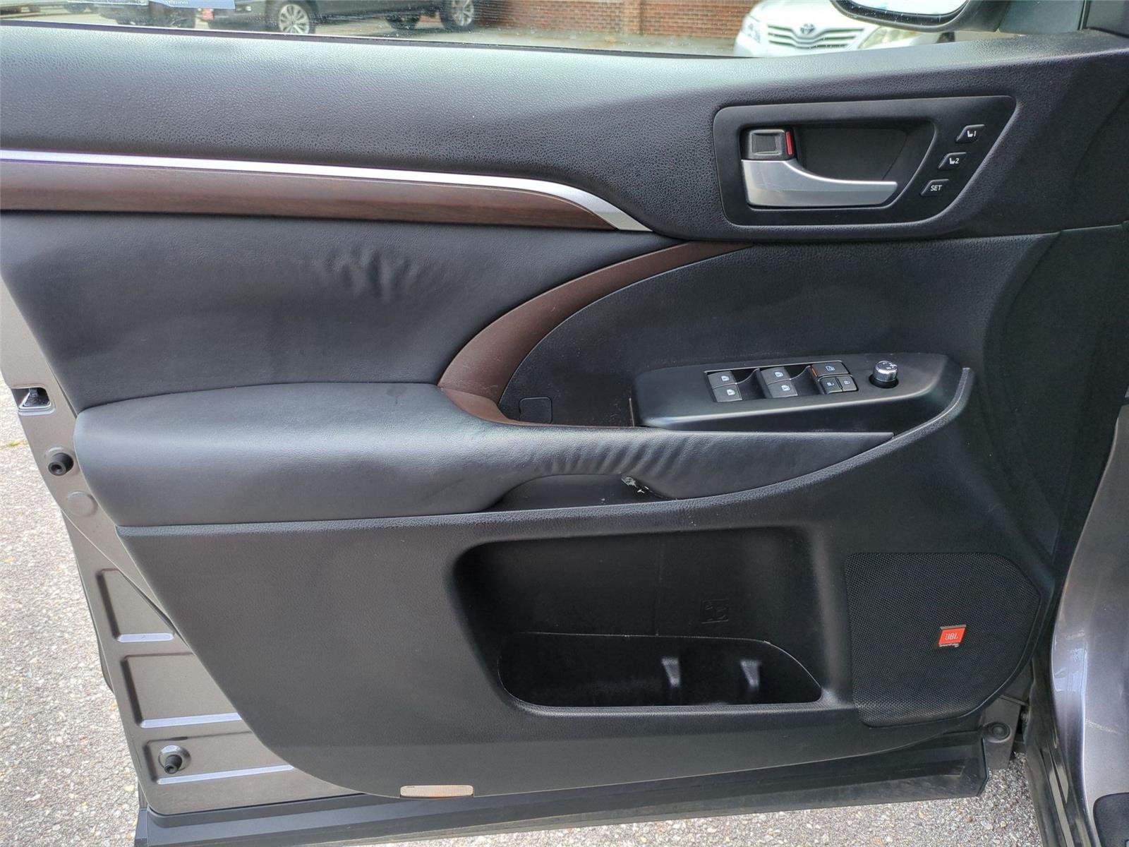 Used 2014 PREDAWN GRAY MICA TOYOTA  image 15