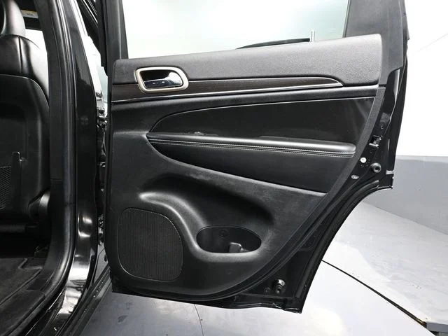 Used 2014 Black Jeep Limited image 41