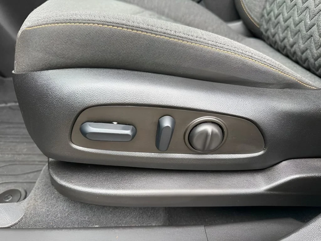 Used 2023 Iron Gray Metallic Chevrolet LT image 10