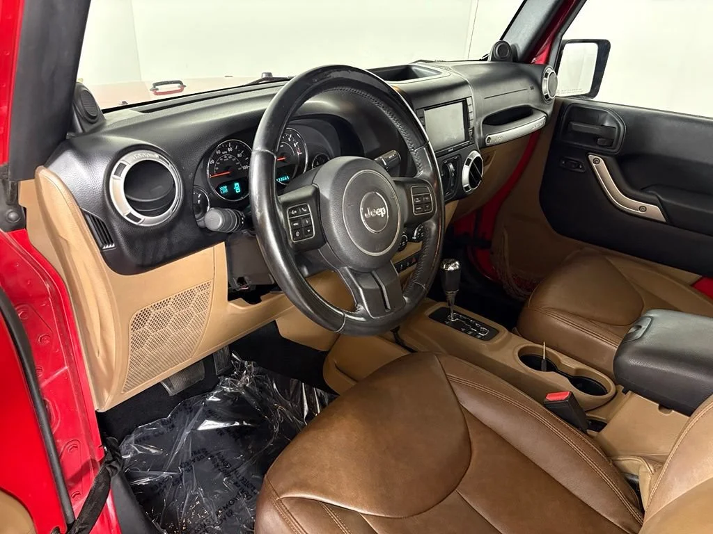 Used 2013 Red Jeep Sahara image 21