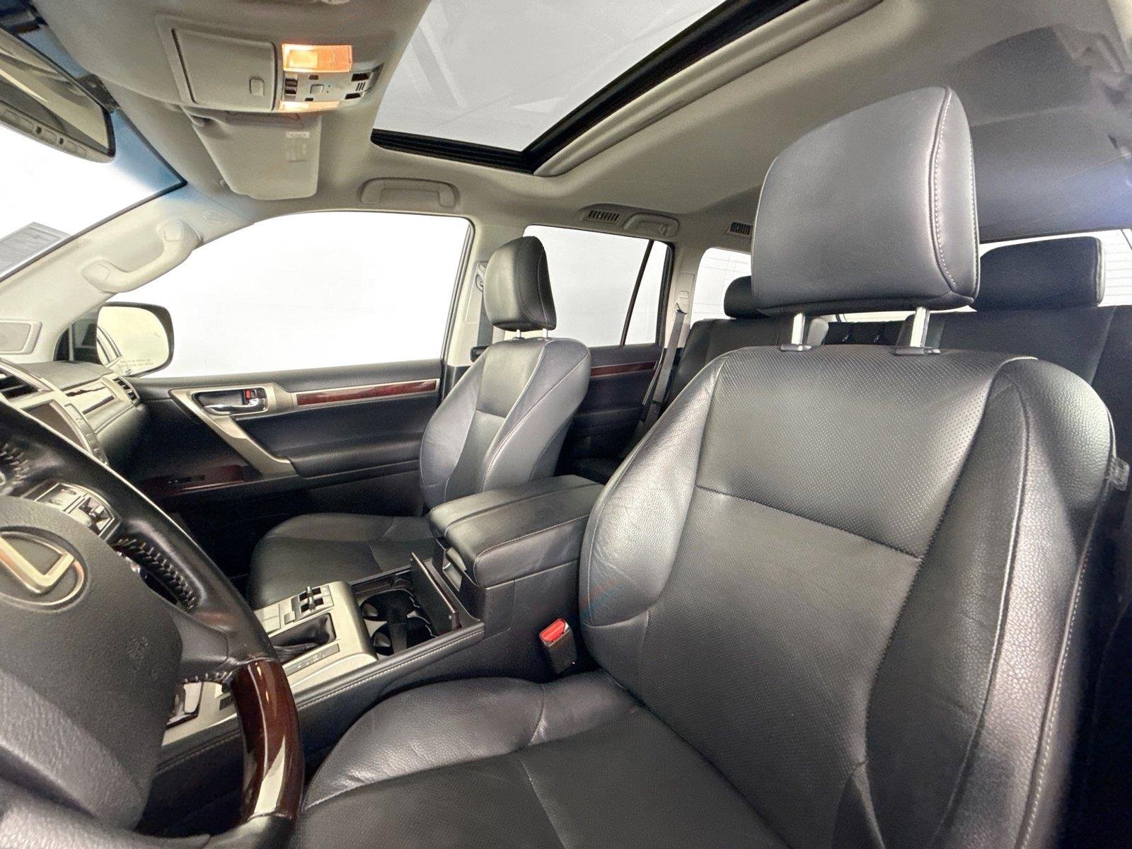 Used 2019 Nebula Gray Pearl Lexus GX 460 Premium image 15