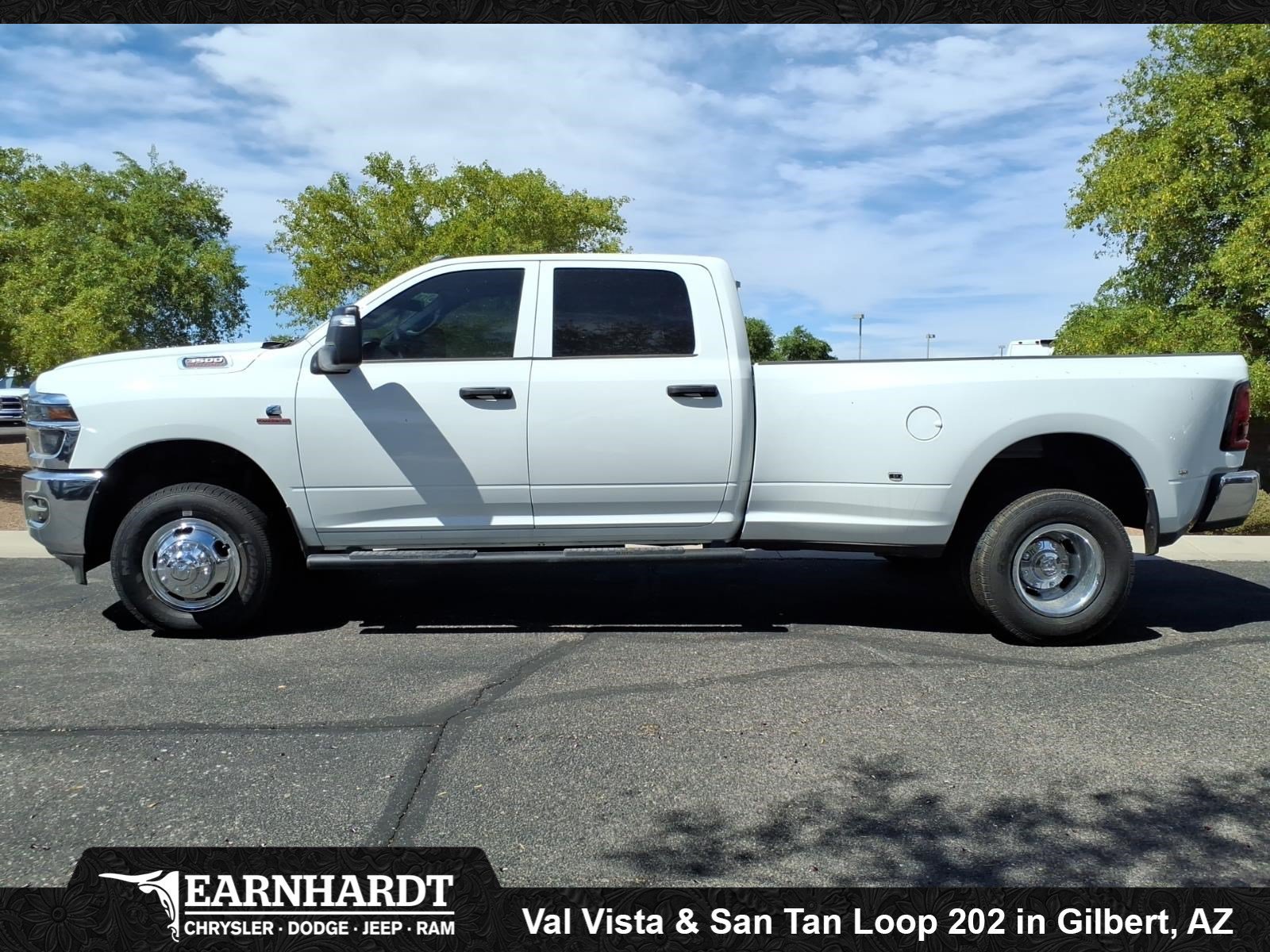 New 2026 Bright White Clear-Coat Exterior Paint RAM Tradesman image 2