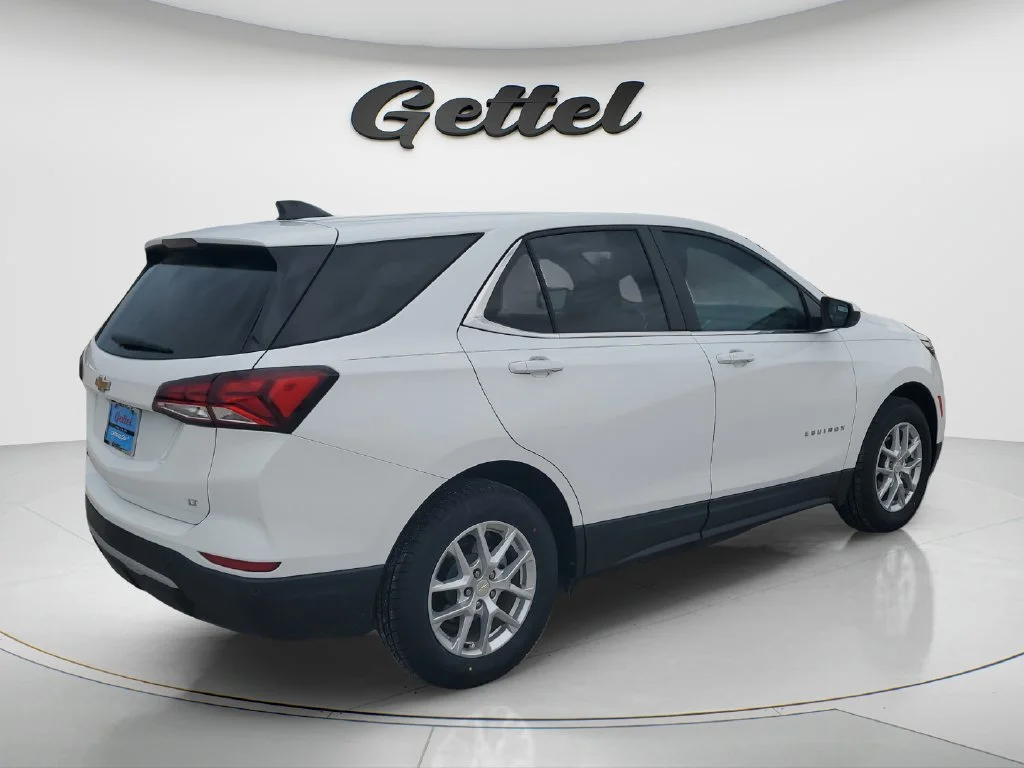 Used 2024 Summit White Chevrolet LT image 5