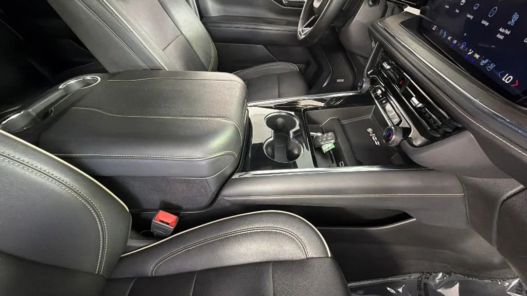 Used 2025 Black Chevrolet Premier image 36