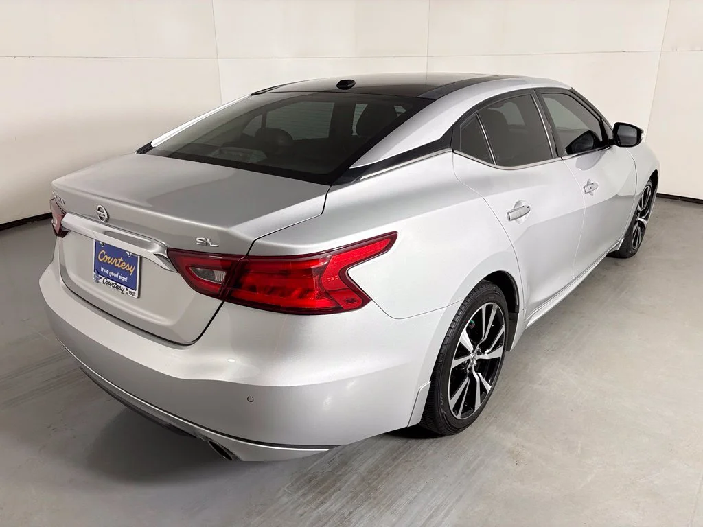 Used 2018 Silver Nissan 3.5 SL image 8