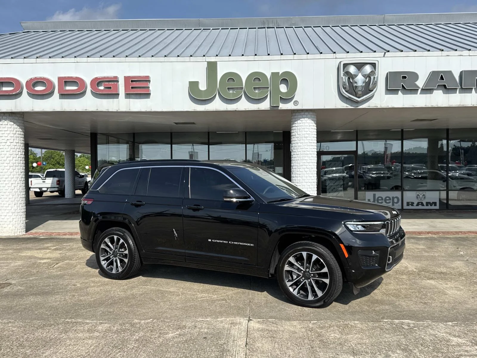 2025 Jeep Grand Cherokee Overland 4x4's photo