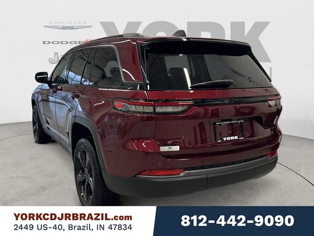 New 2026 Velvet Red Pearl-Coat Exterior Paint Jeep Limited image 3