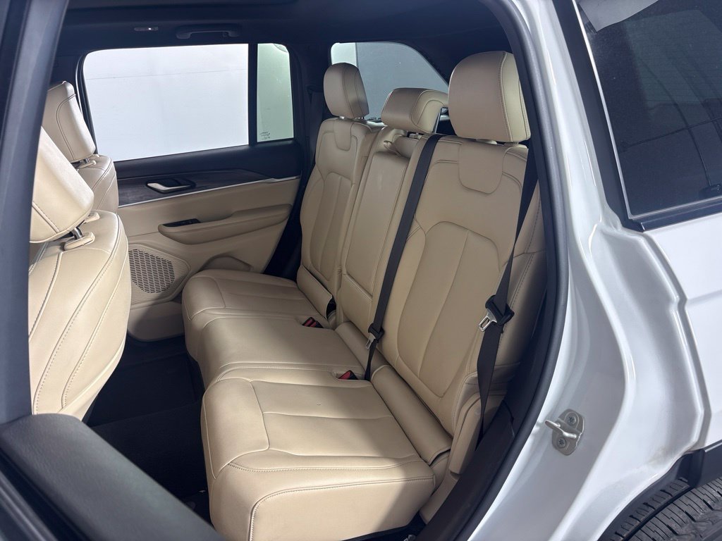 Used 2024 White Jeep Limited image 14