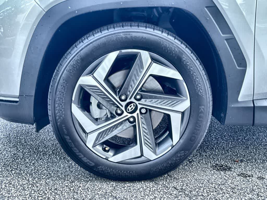 Used 2024 Shimmering Silver Hyundai SEL image 11