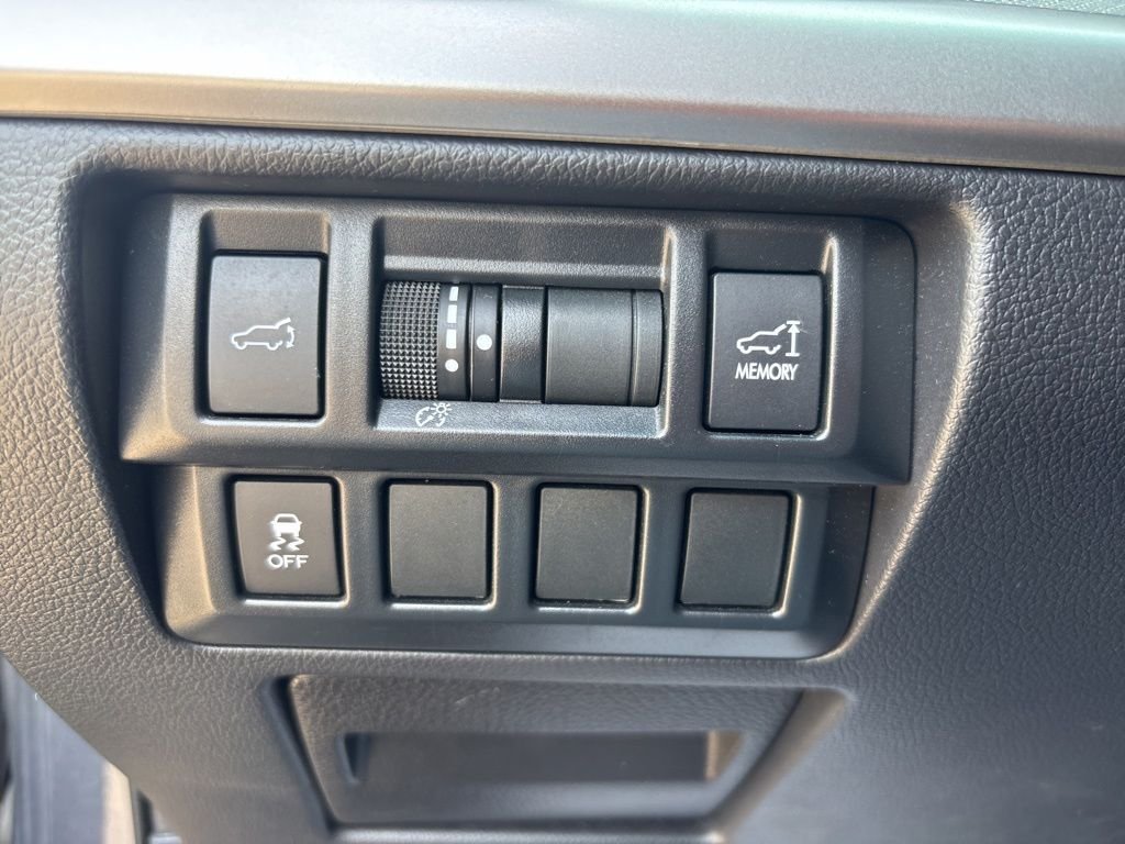 Used 2017 Gray Subaru 2.5i Premium image 21