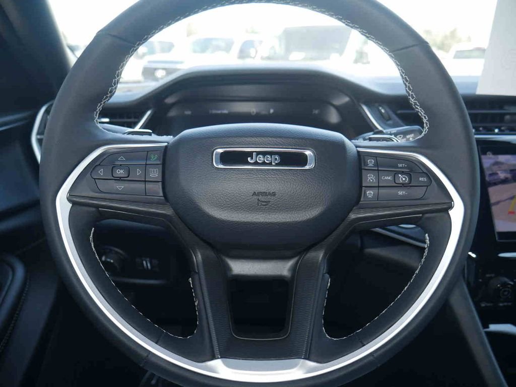 Used 2025 Silver Jeep Altitude X image 34