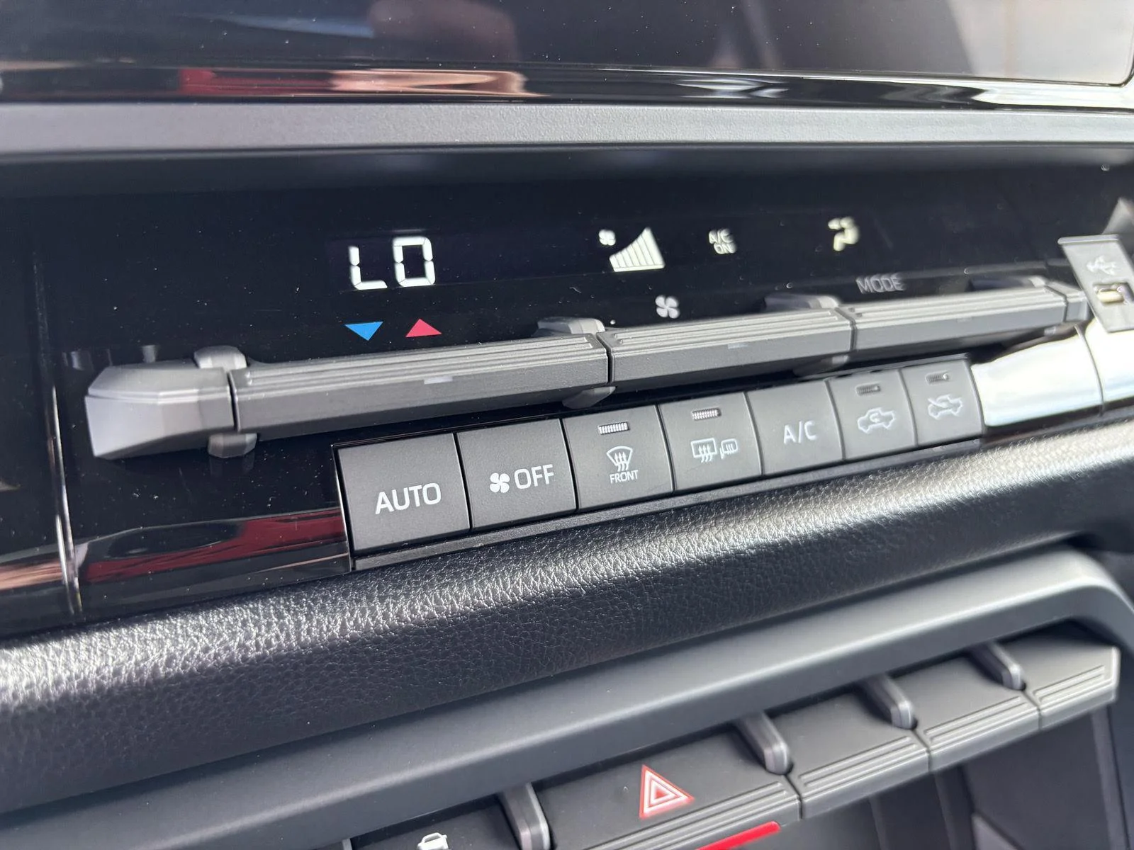 Used 2025 Midnight Black Metallic Toyota SR5 image 27
