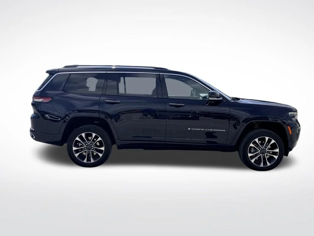 Used 2024 Black Jeep Overland image 8