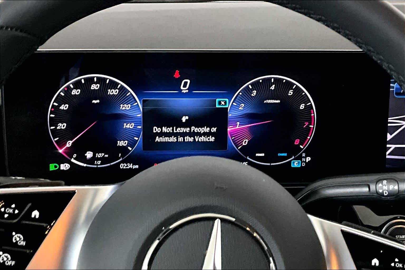 Used 2024 Digital White Metallic Mercedes-Benz GLA 250 image 26