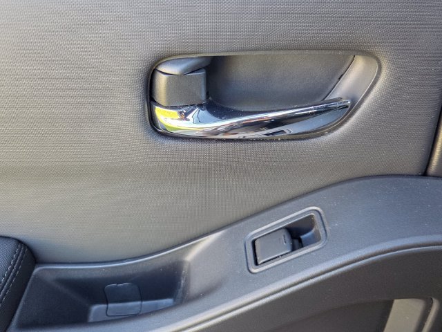 Used 2022  Nissan PRO-4X image 11