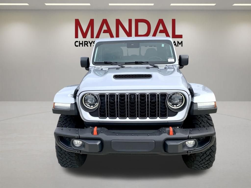 Used 2024 Silver Jeep Mojave image 3