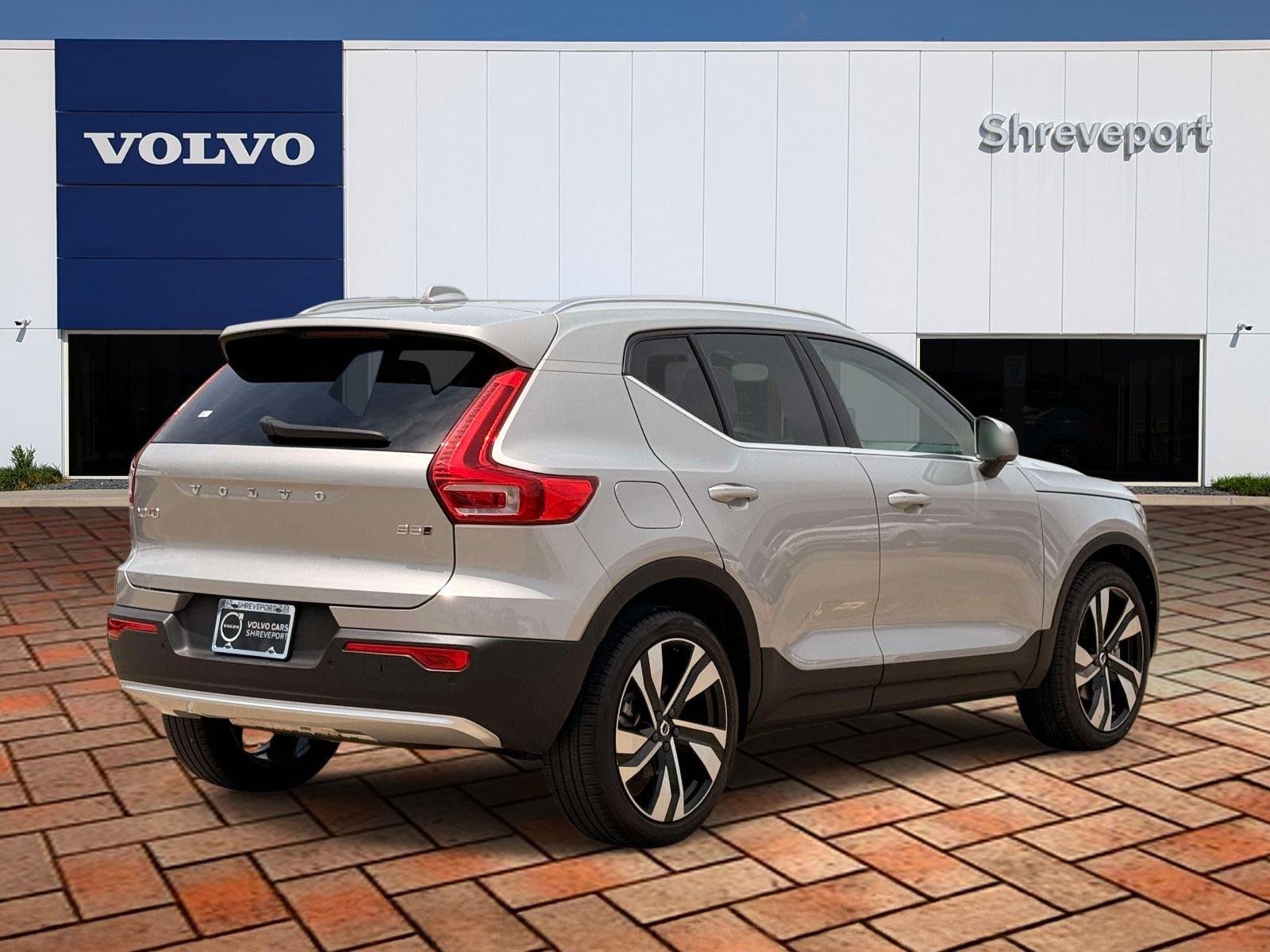 Used 2023 Silver Dawn Metallic Volvo Plus image 4