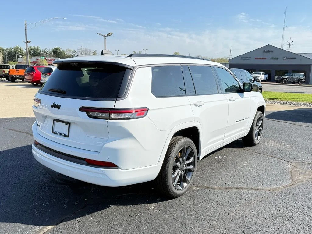New 2026 Bright White Clear-Coat Exterior Paint Jeep Limited image 7