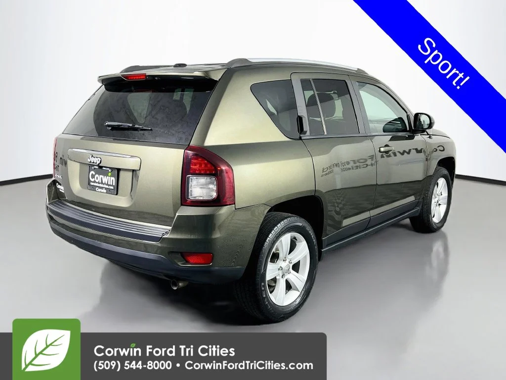 Used 2016 Green Jeep Sport image 14